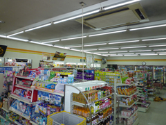 コンビニエンスストア：センター宮本店